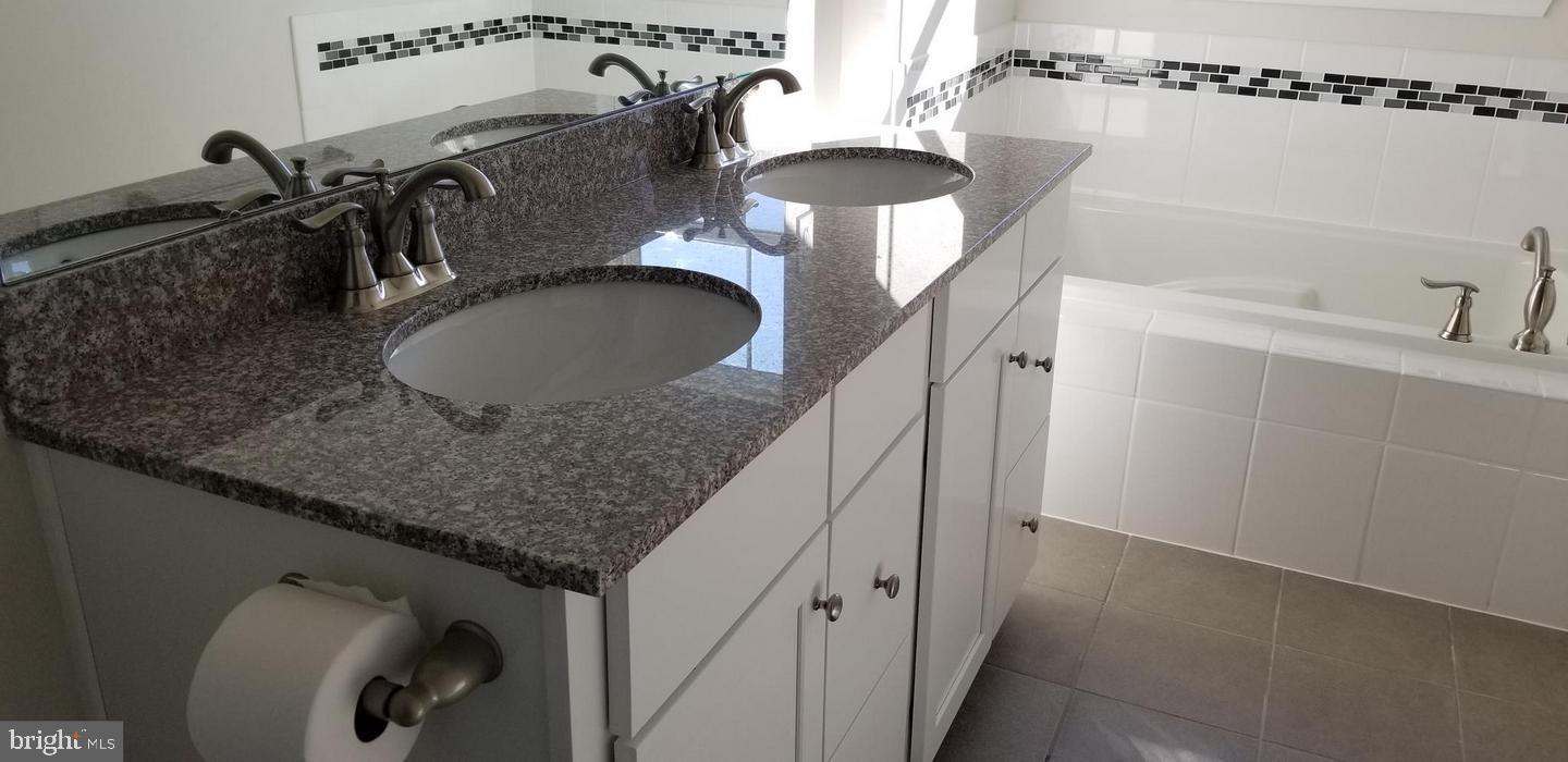 ATWATER - Residential Lease