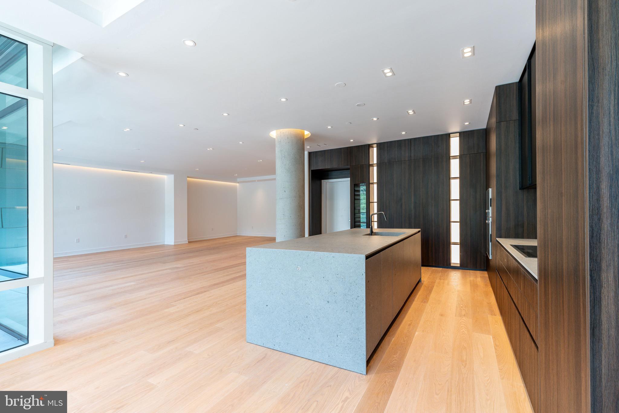 WASHINGTON SQ - Residential