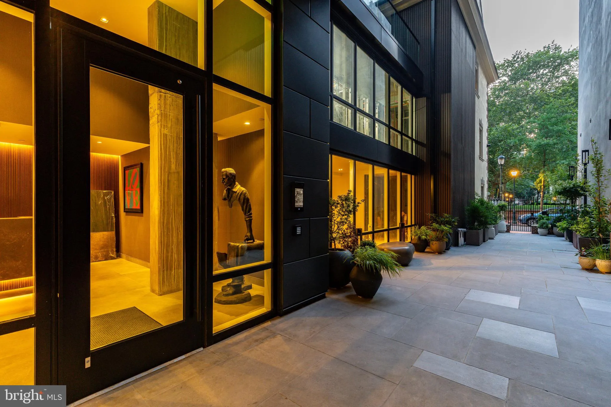 Philadelphia, Pennsylvania 19106, United States, 5 Bedrooms Bedrooms, ,6 BathroomsBathrooms,Residential,Active,121363