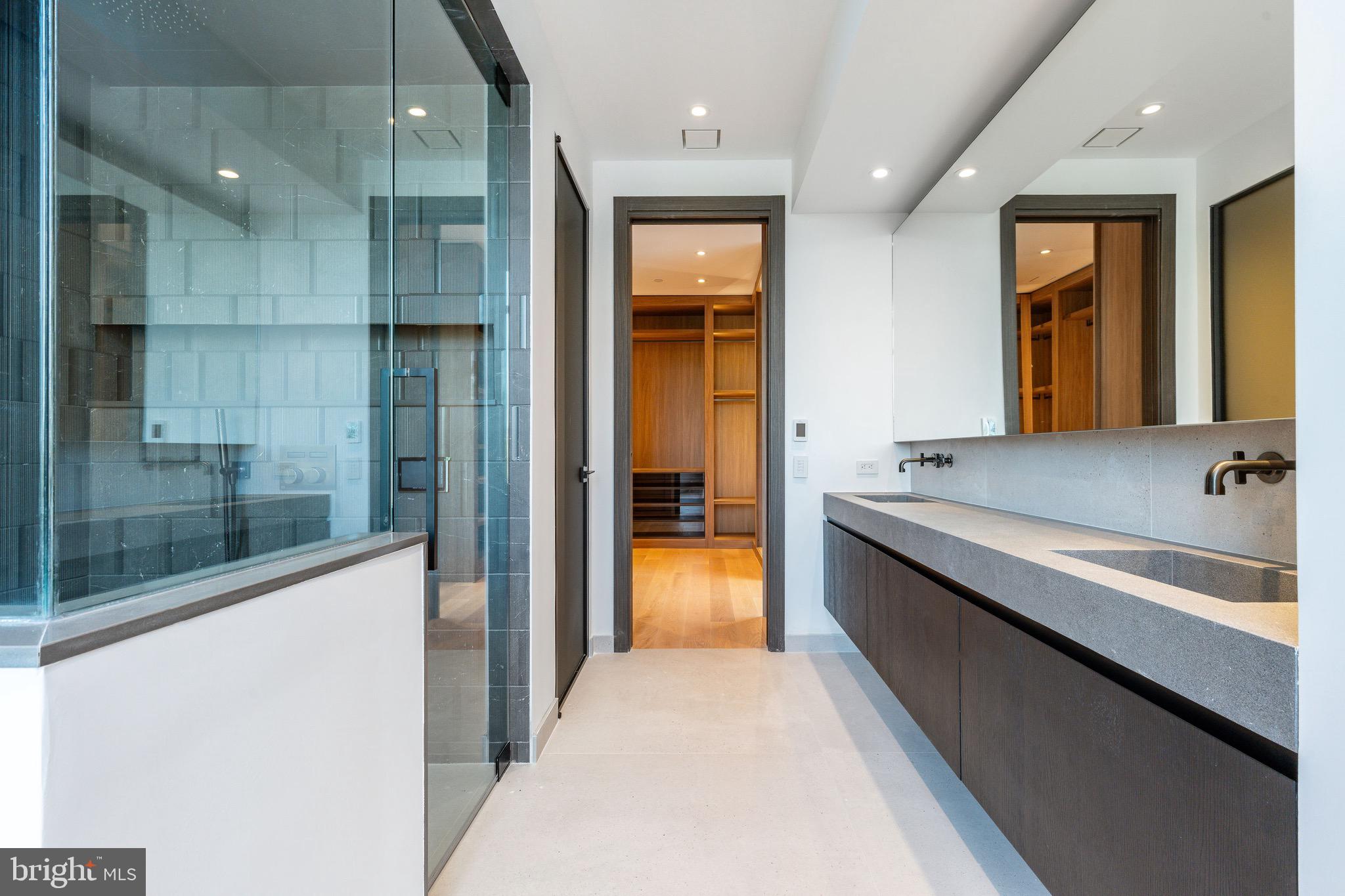 WASHINGTON SQ - Residential