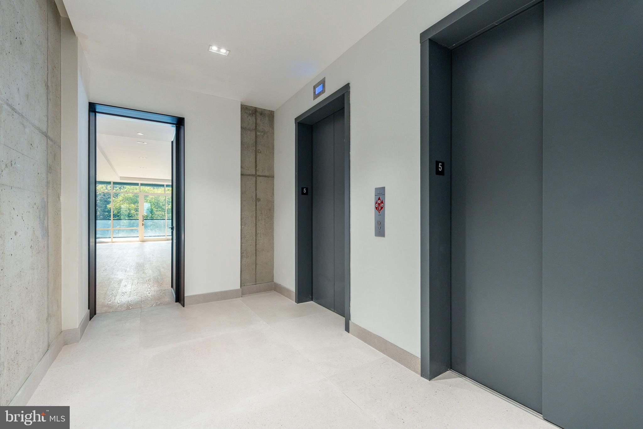 WASHINGTON SQ - Residential