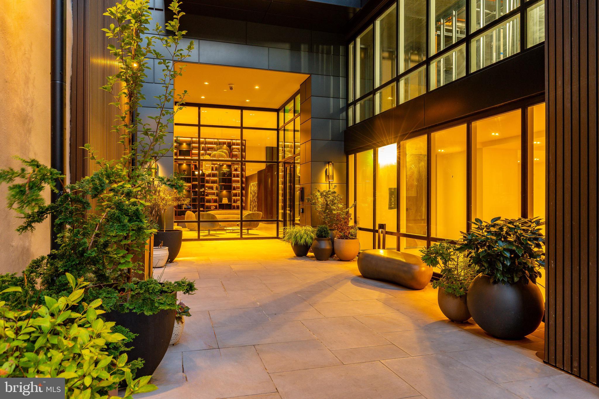 WASHINGTON SQ - Residential