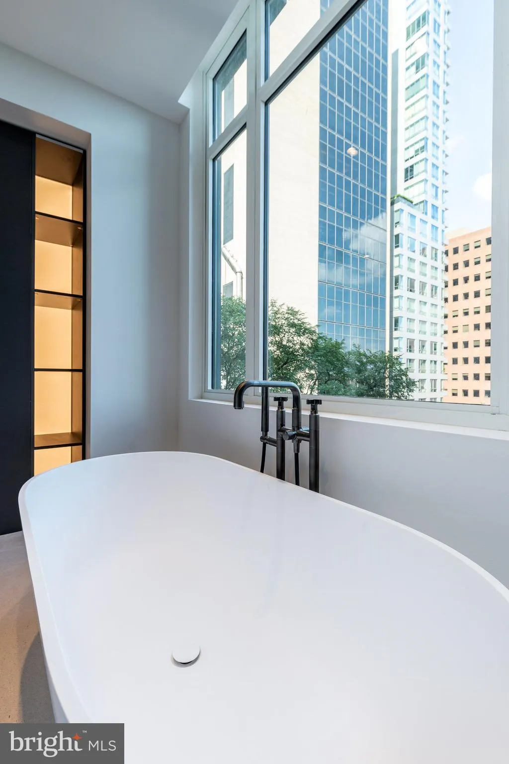 Philadelphia, Pennsylvania 19106, United States, 5 Bedrooms Bedrooms, ,6 BathroomsBathrooms,Residential,Active,121363