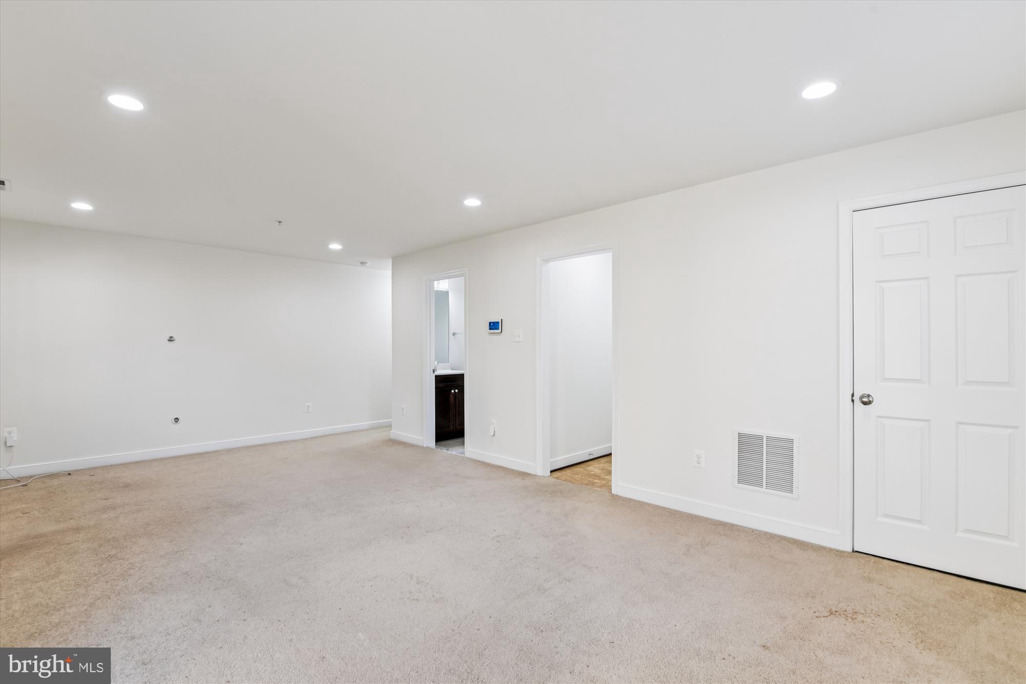 HUNT VALLEY OVERLOOK - Residential