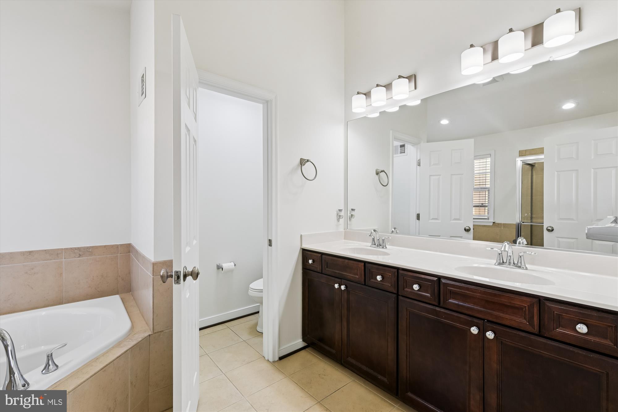 HUNT VALLEY OVERLOOK - Residential