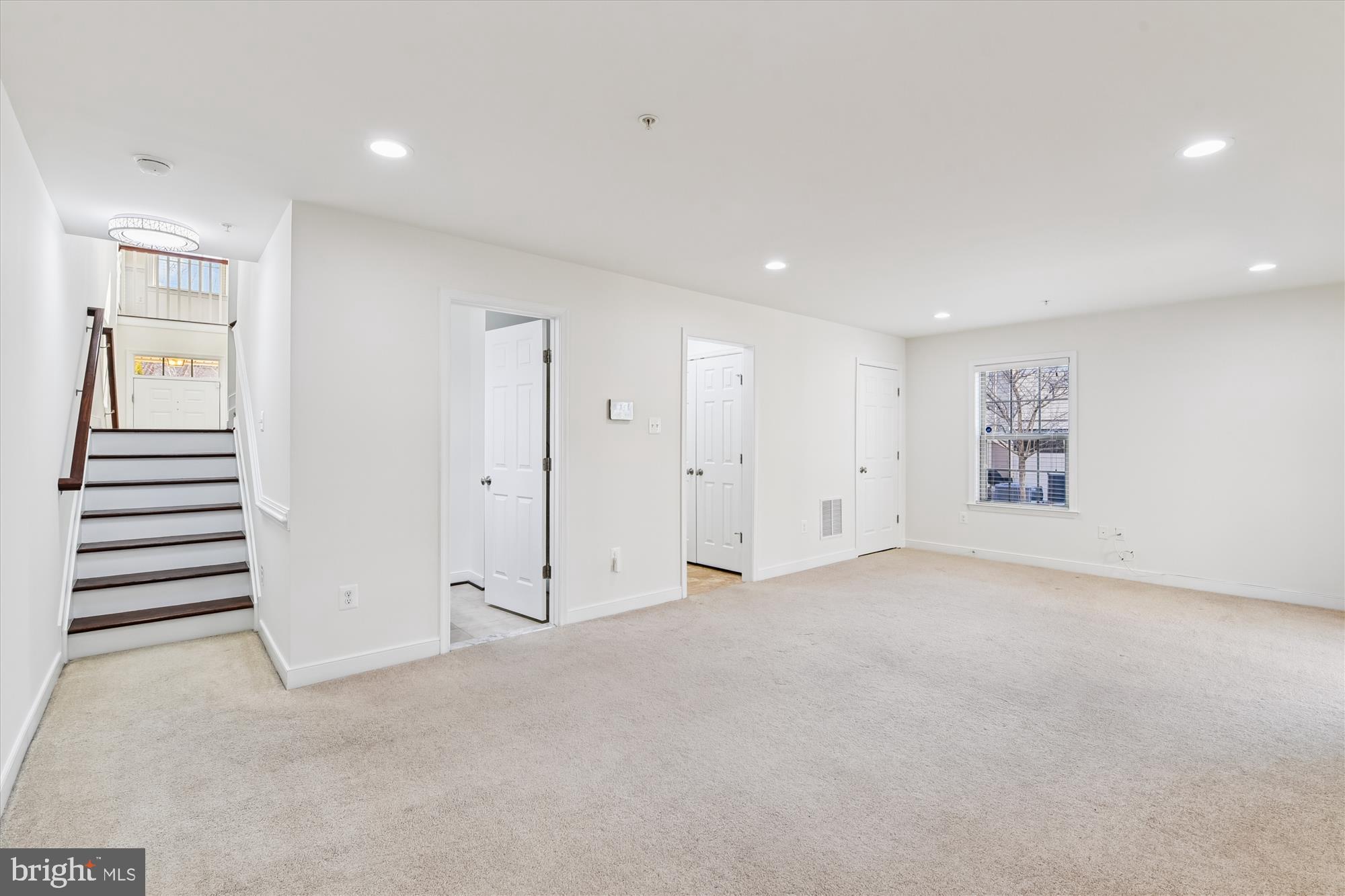 HUNT VALLEY OVERLOOK - Residential