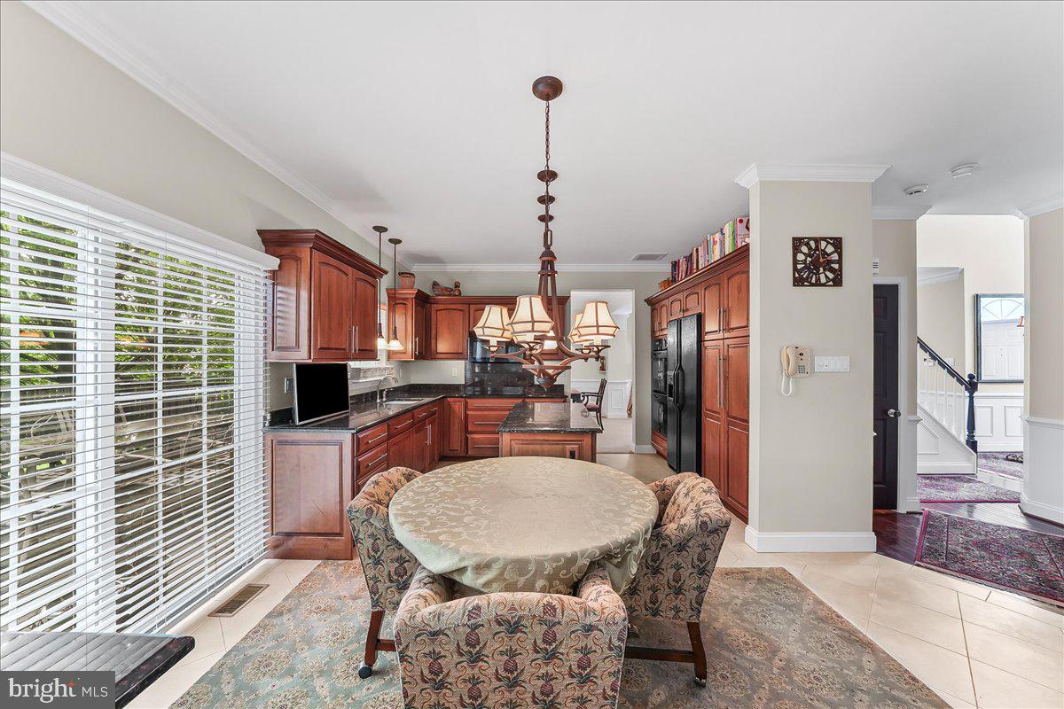BRANFORD VILLAGE - Residential