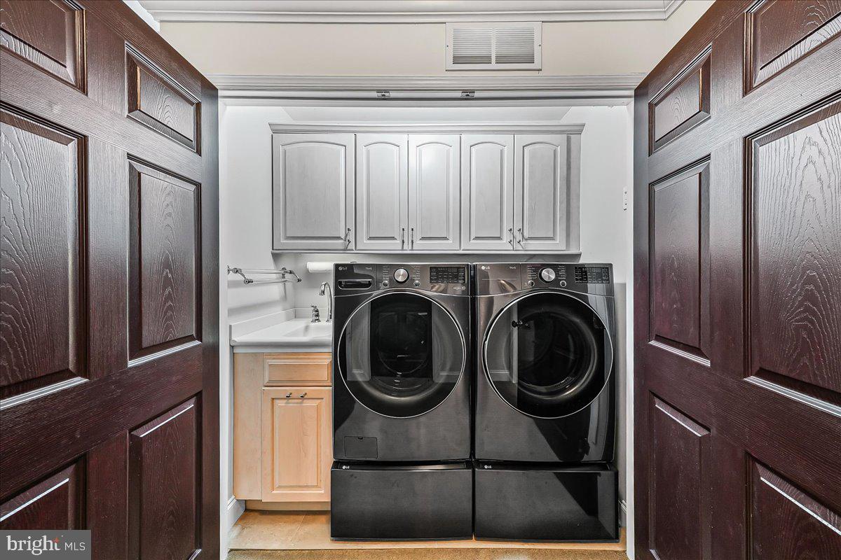 BRANFORD VILLAGE - Residential