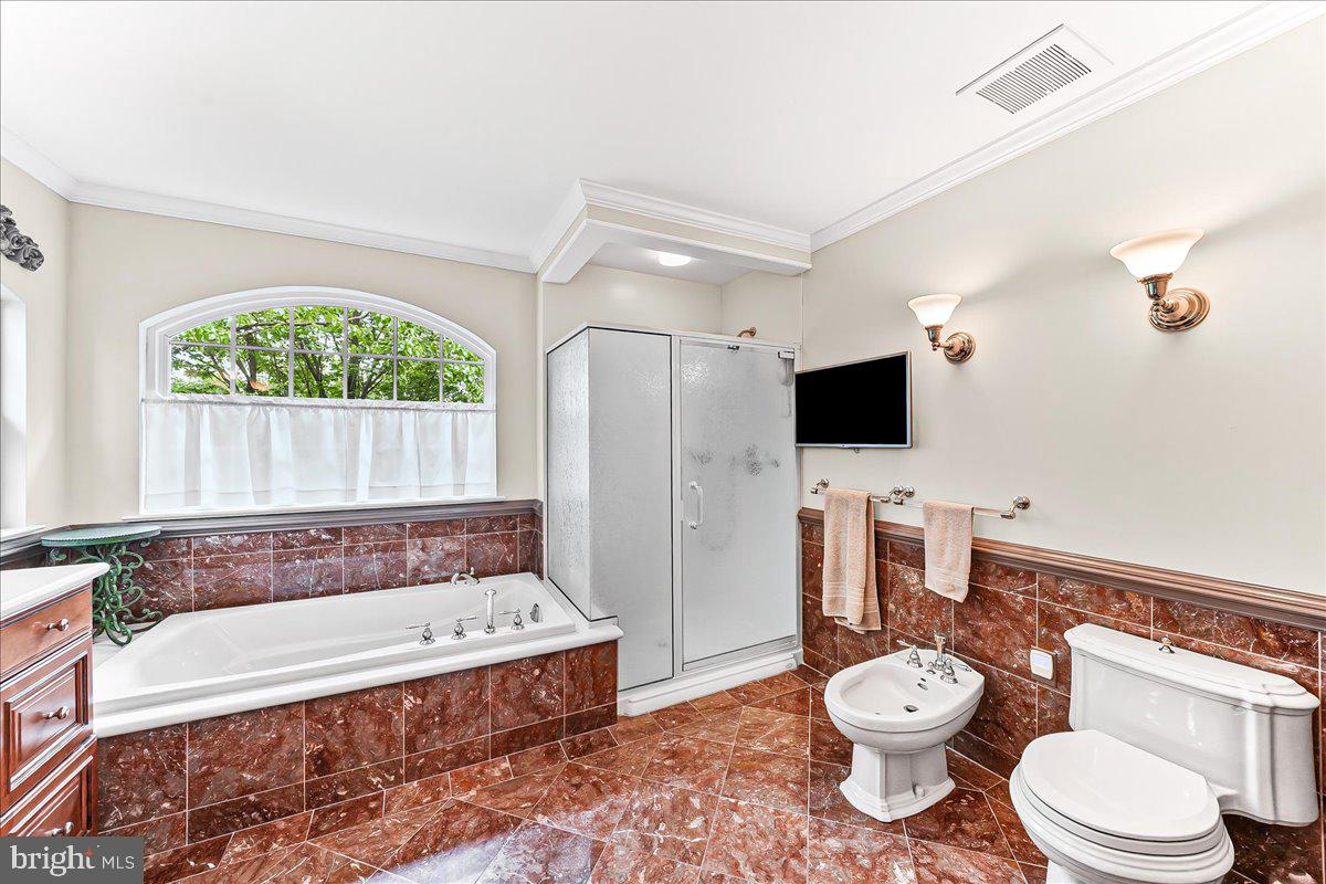 BRANFORD VILLAGE - Residential