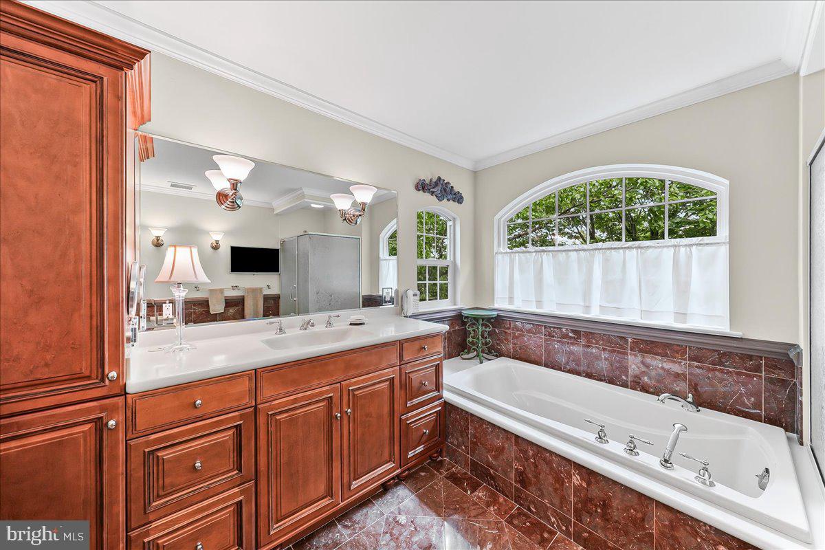 BRANFORD VILLAGE - Residential