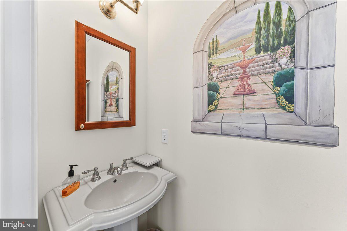 BRANFORD VILLAGE - Residential