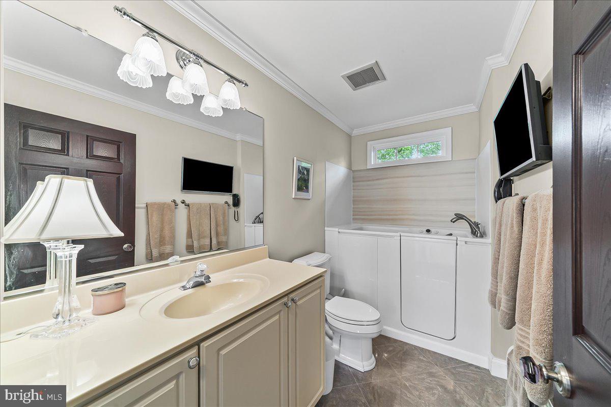 BRANFORD VILLAGE - Residential