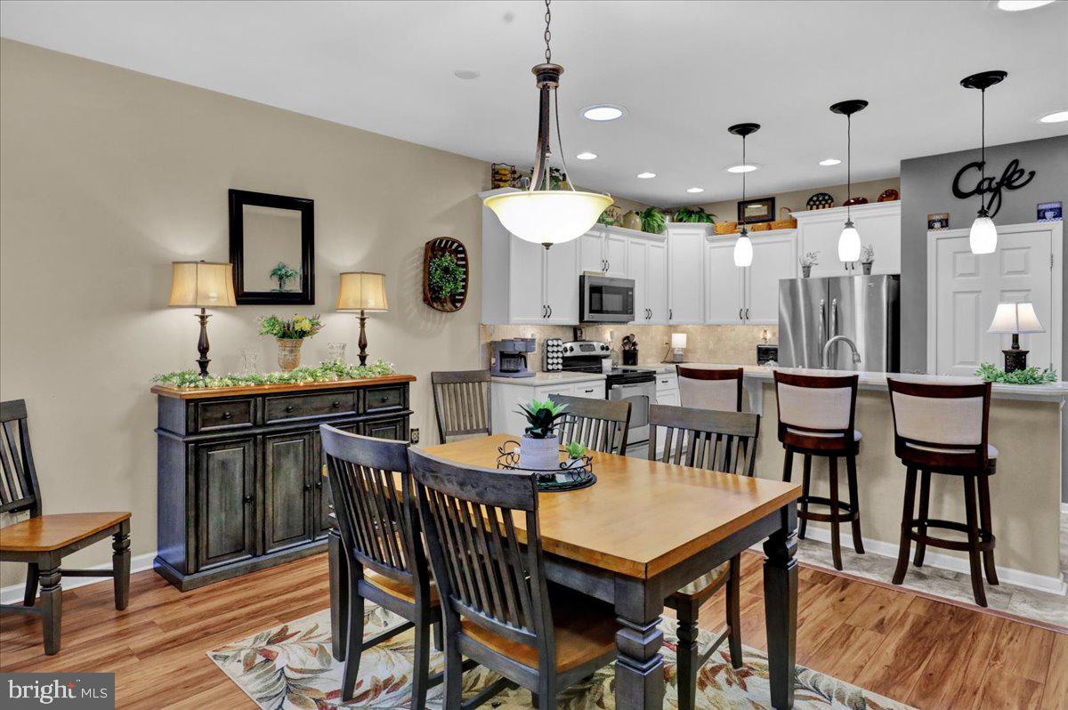 BRIAR LAKE - Residential