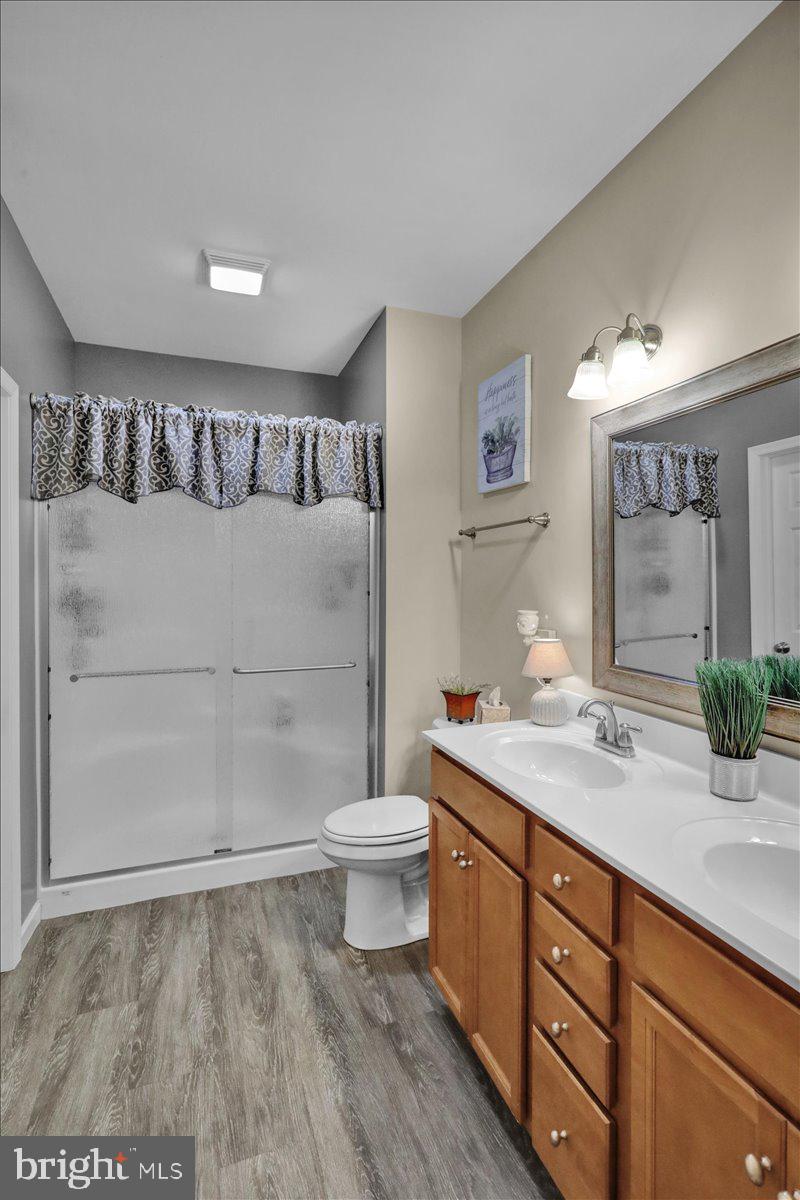 BRIAR LAKE - Residential