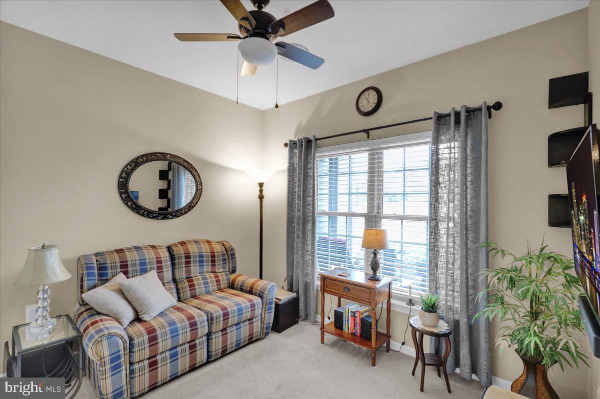 BRIAR LAKE - Residential