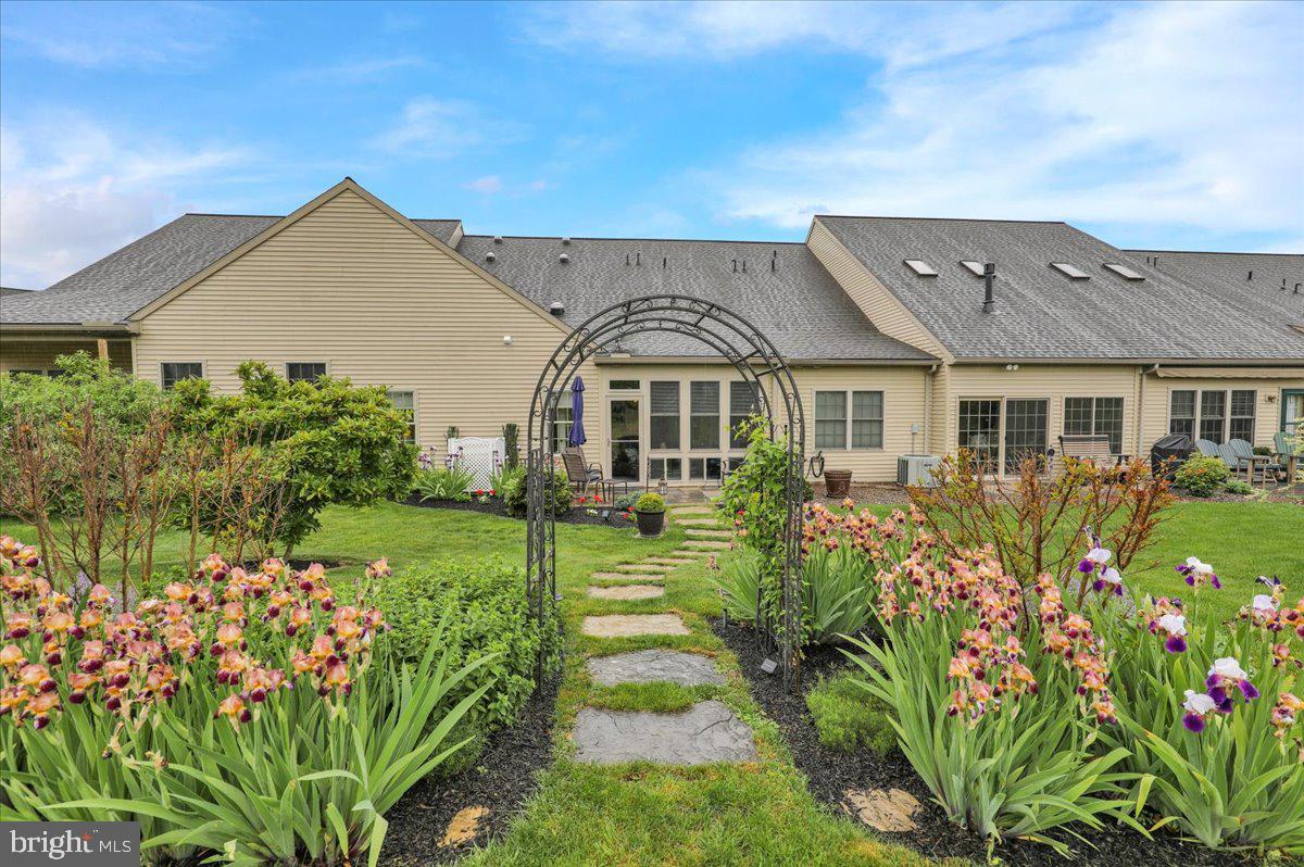 BRIAR LAKE - Residential