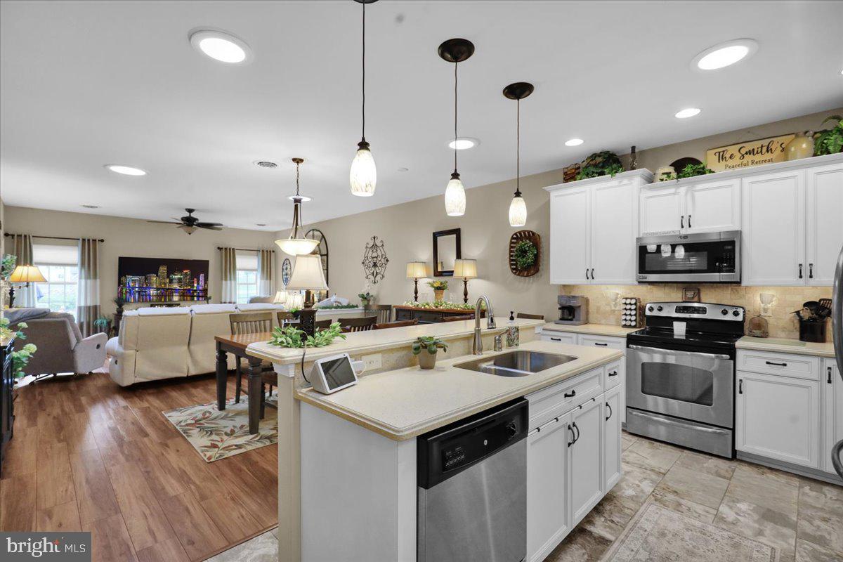 BRIAR LAKE - Residential