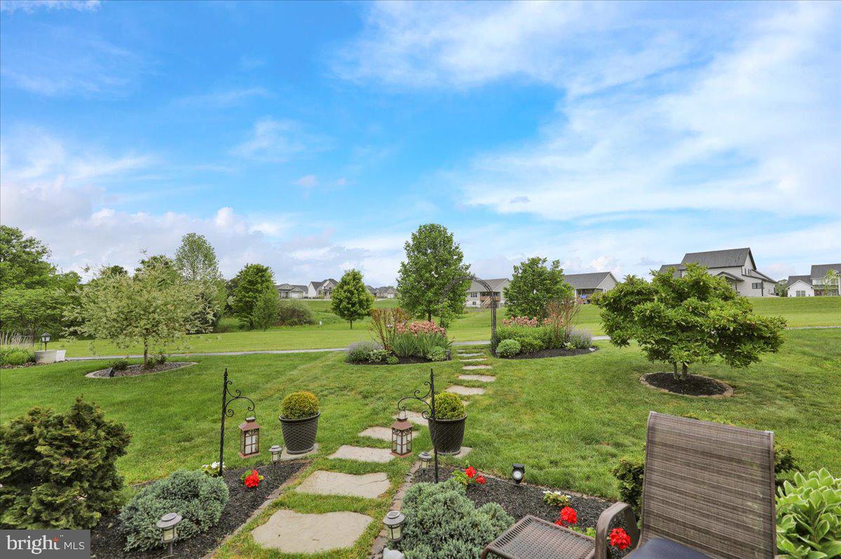 BRIAR LAKE - Residential