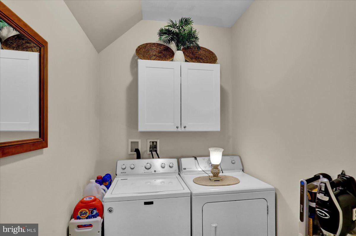 BRIAR LAKE - Residential