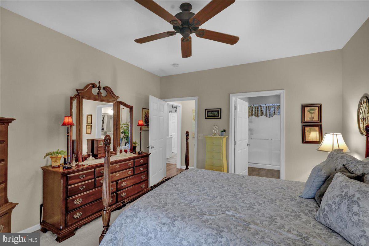 BRIAR LAKE - Residential