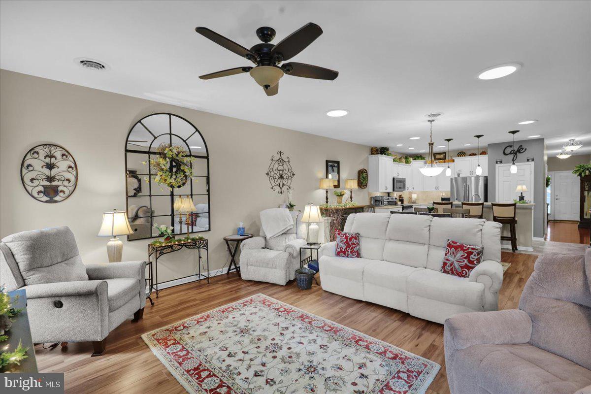 BRIAR LAKE - Residential