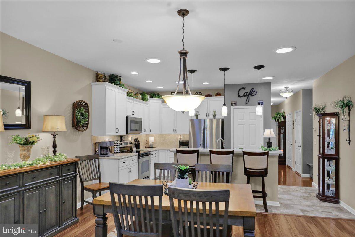 BRIAR LAKE - Residential