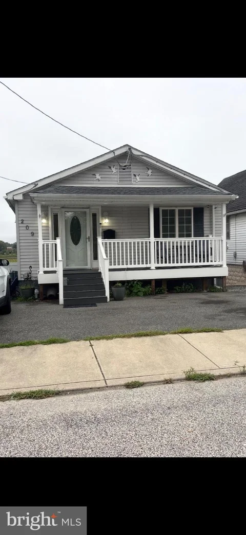 209 Edgewater Avenue, Westville, NJ 08093 - #: NJGL2077984