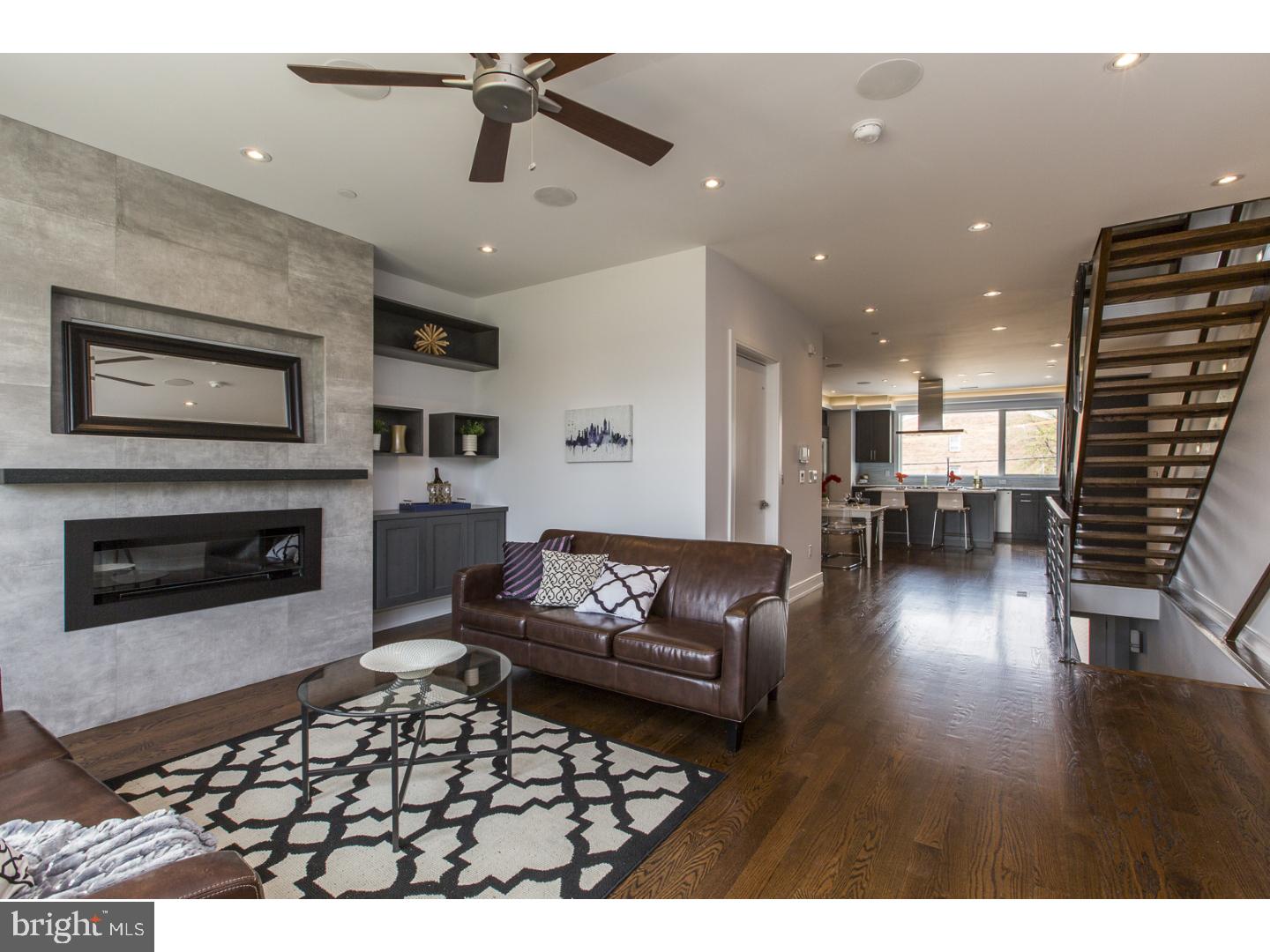 QUEEN VILLAGE - Residential