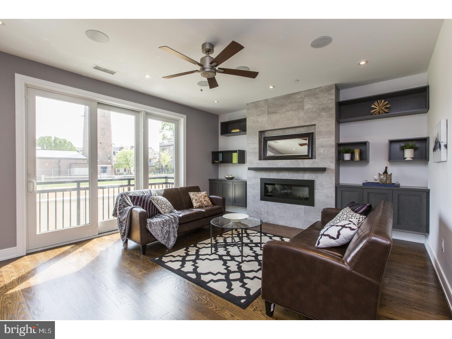 QUEEN VILLAGE - Residential