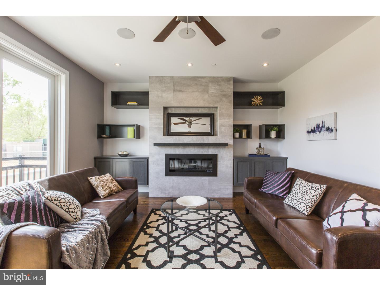 QUEEN VILLAGE - Residential