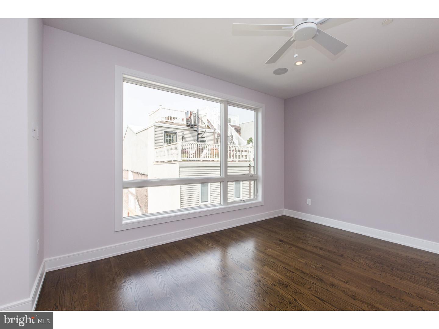 QUEEN VILLAGE - Residential