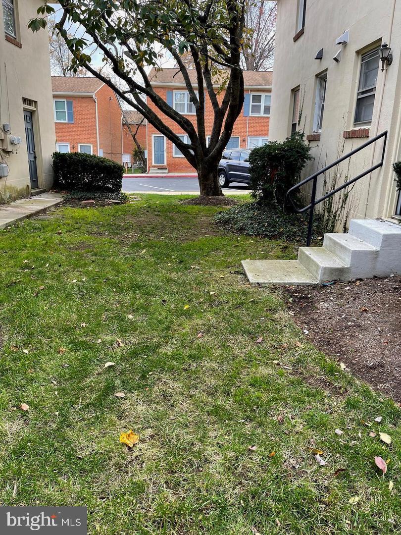 DUTCH GLEN CONDO - Residential Lease