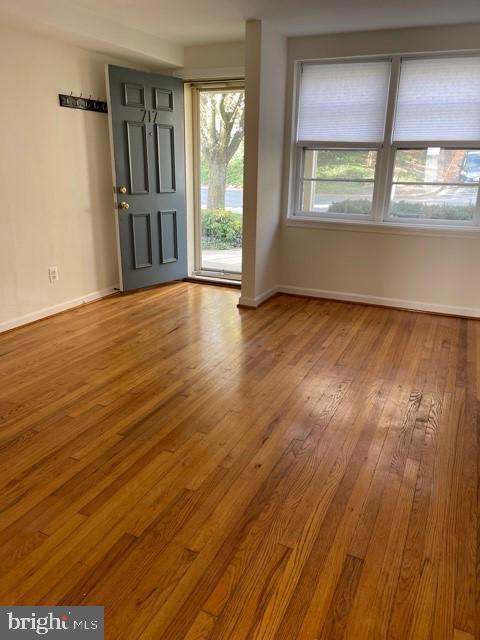 DUTCH GLEN CONDO - Residential Lease
