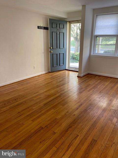 DUTCH GLEN CONDO - Residential Lease