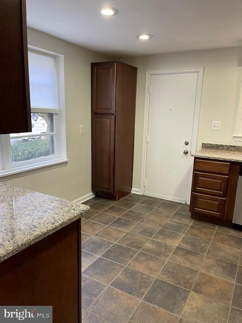 DUTCH GLEN CONDO - Residential Lease