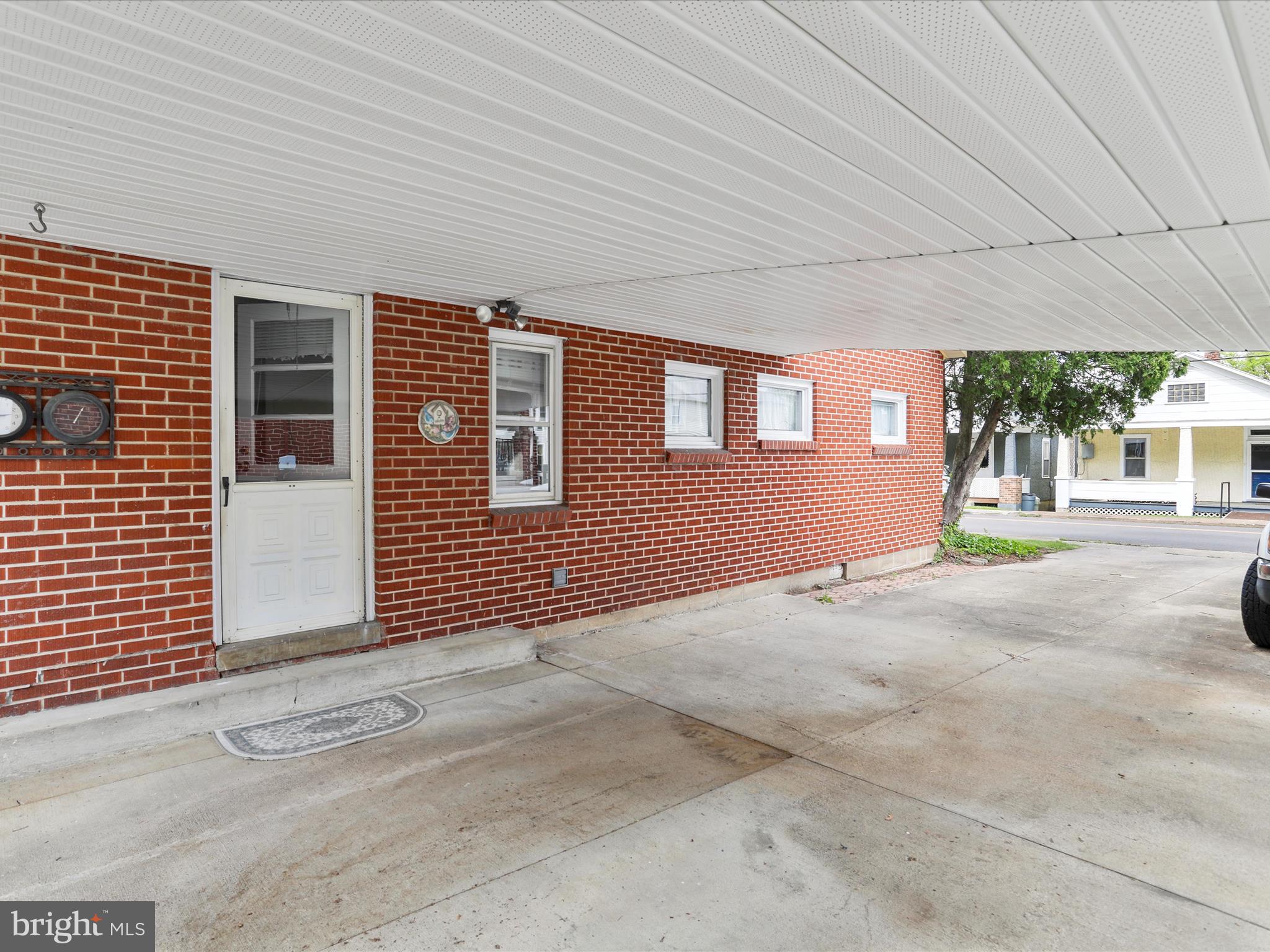 WEST END - Residential