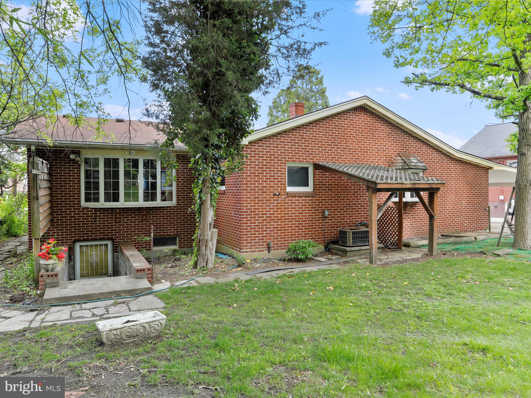 WEST END - Residential