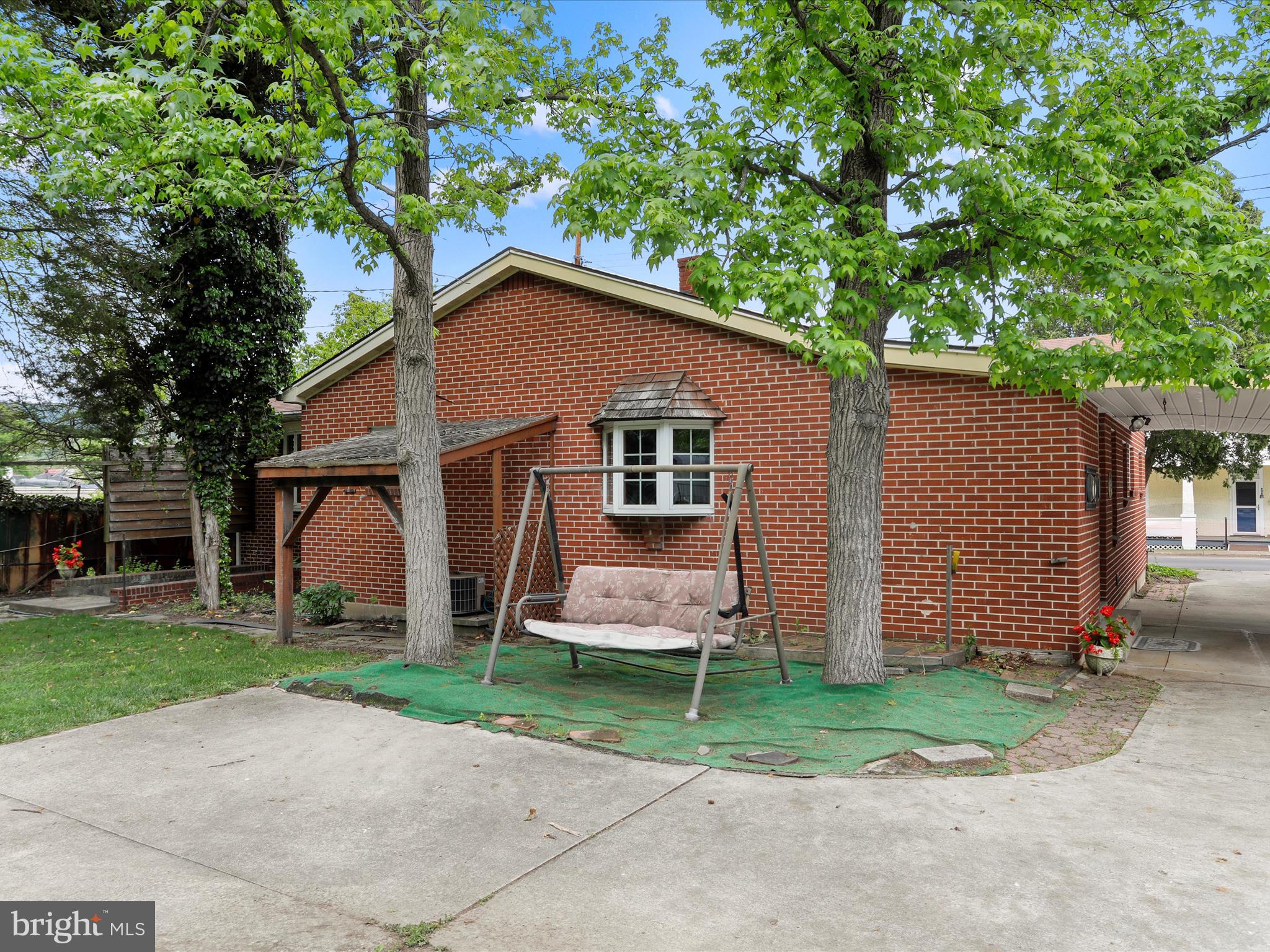 WEST END - Residential