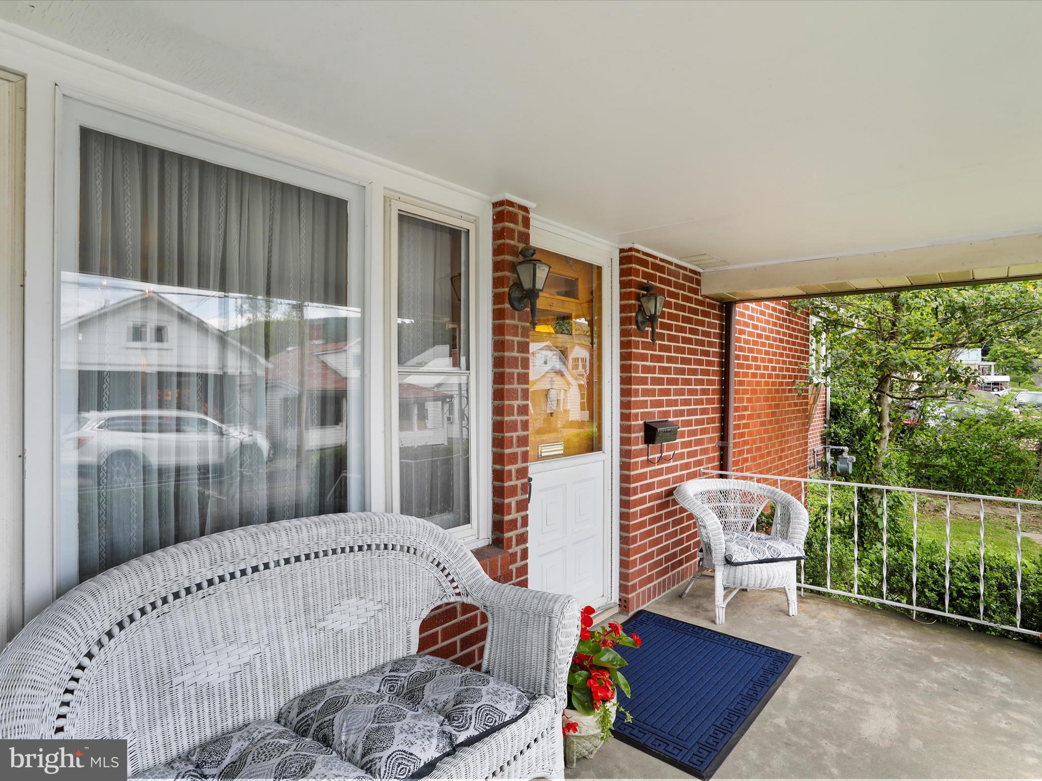 WEST END - Residential