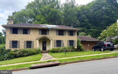 Photo of 4090 Ridgeview Circle, MCLEAN, VA 22101 (MLS # VAFX2327622)