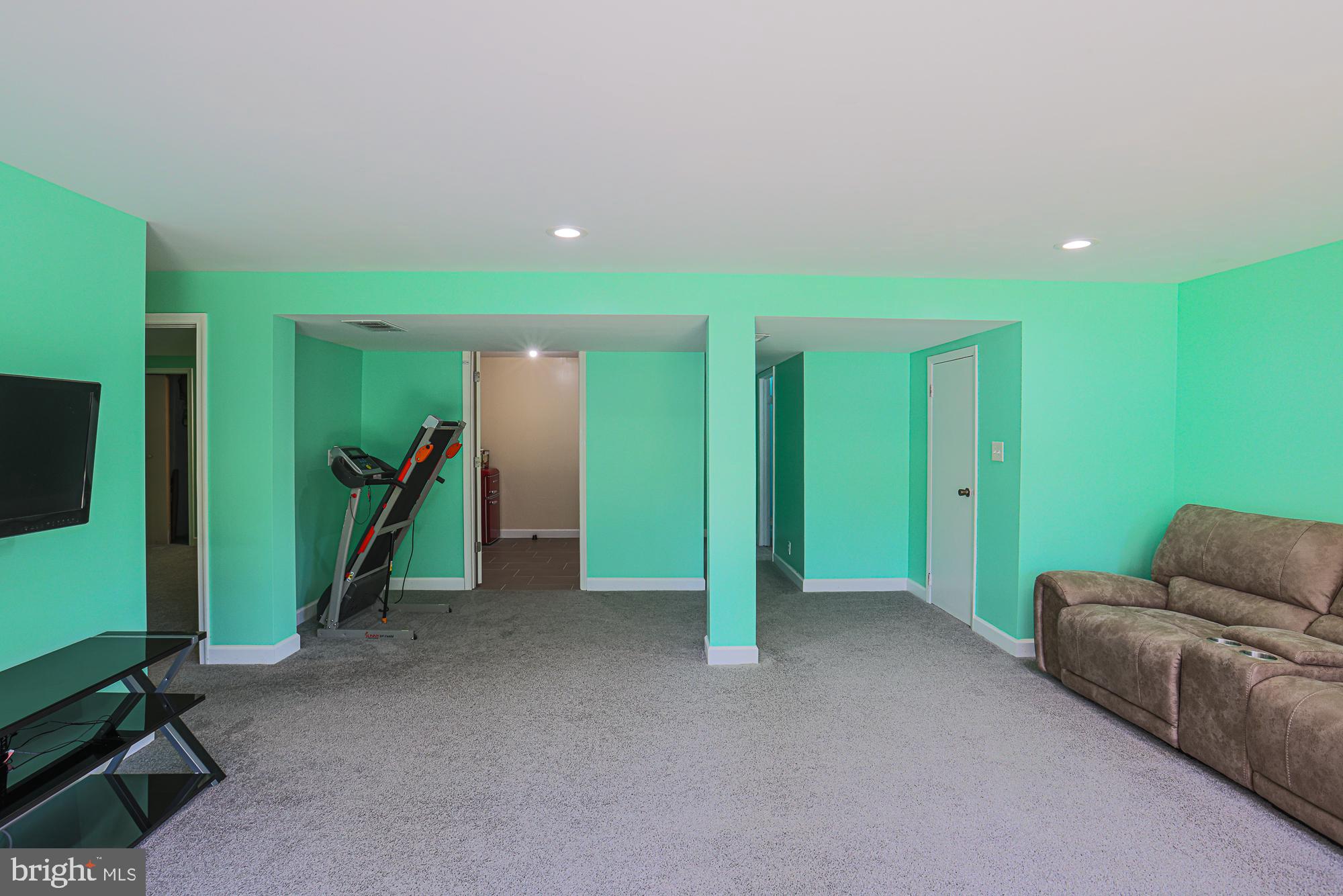 TEN HILLS - Residential