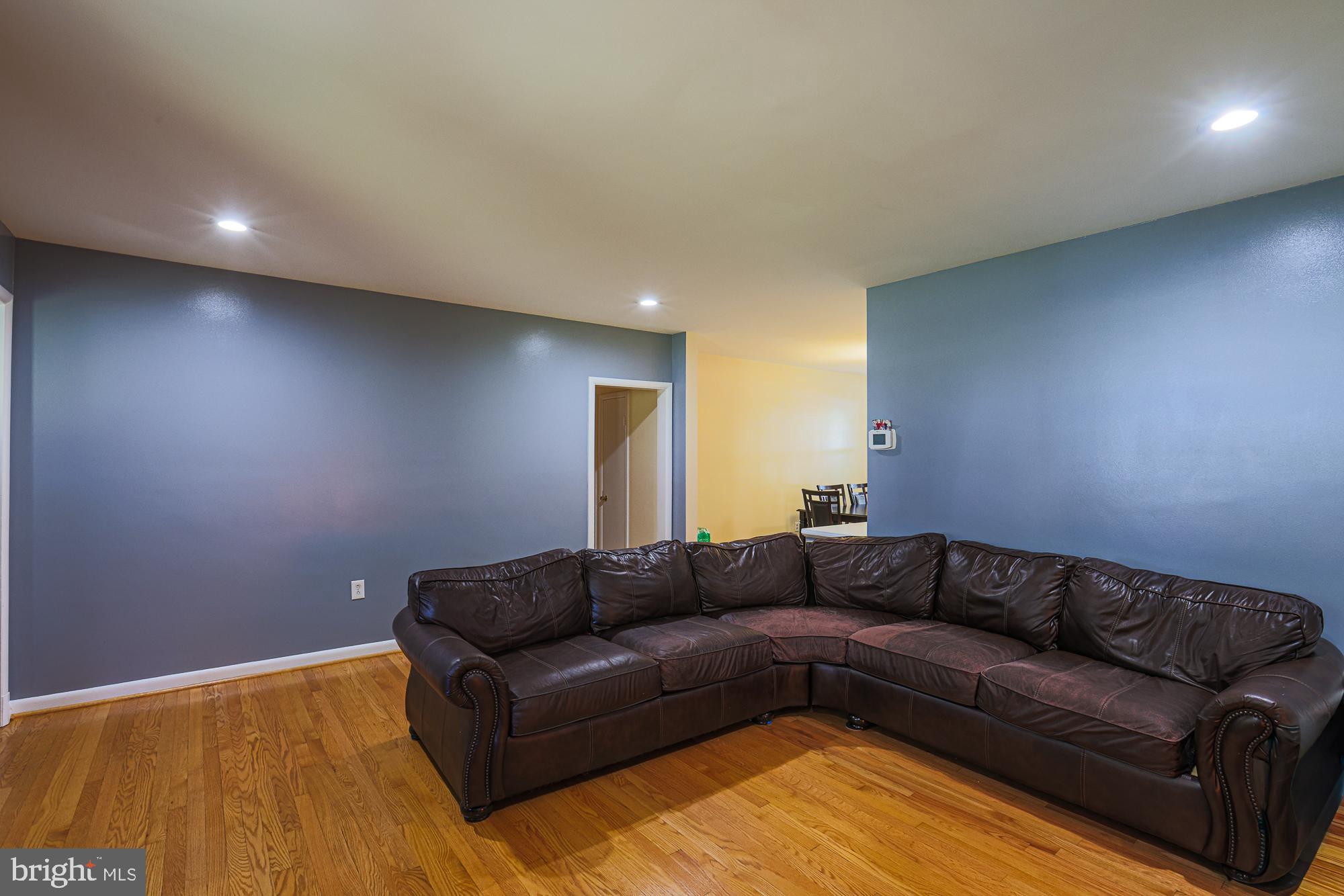 TEN HILLS - Residential