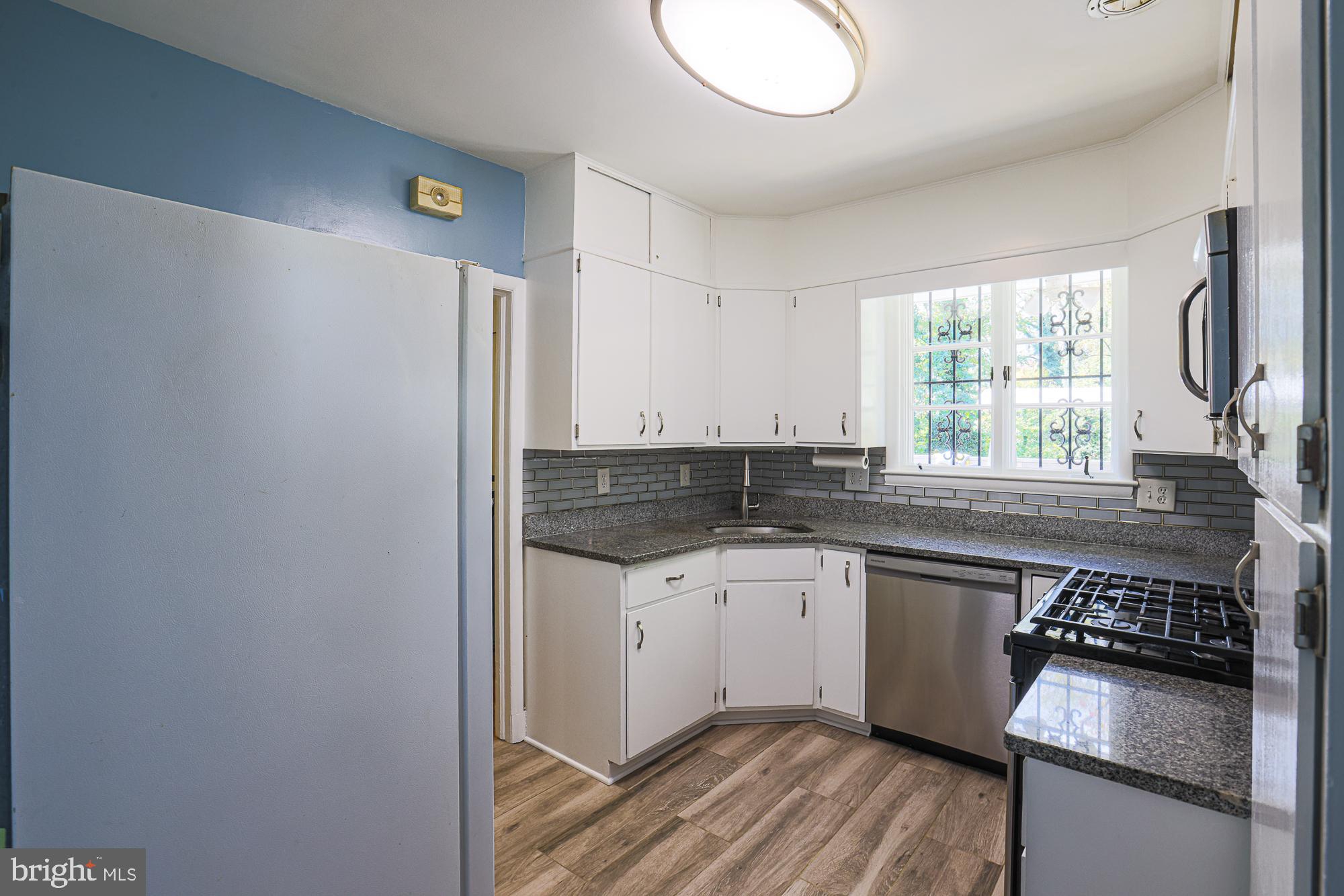 TEN HILLS - Residential