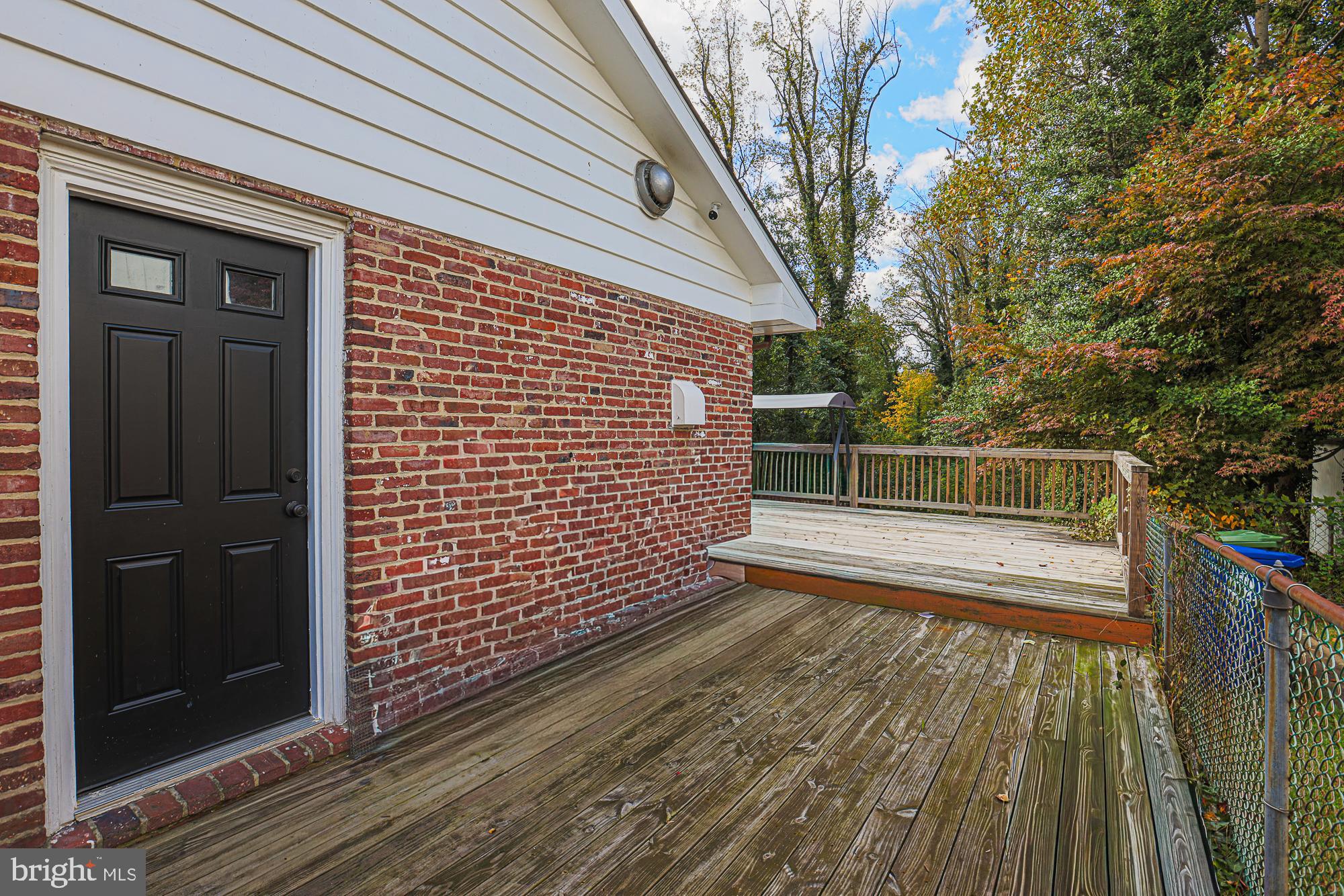 TEN HILLS - Residential