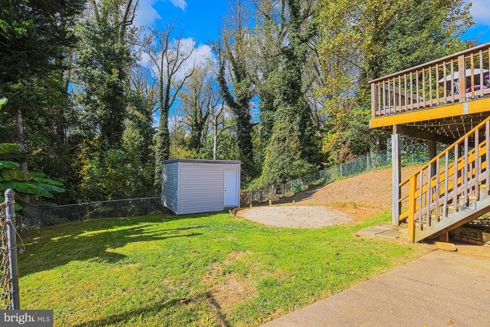 TEN HILLS - Residential