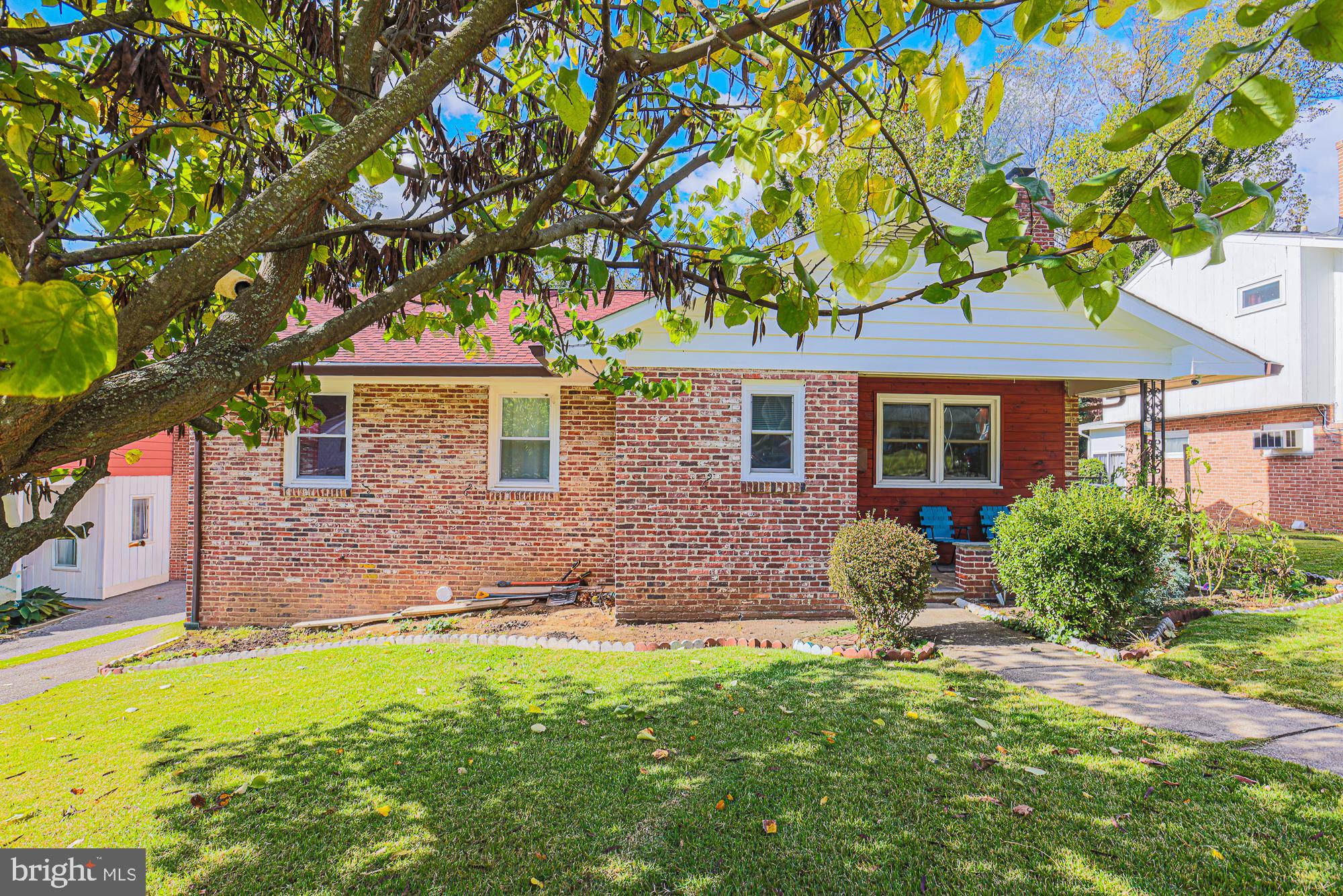 TEN HILLS - Residential