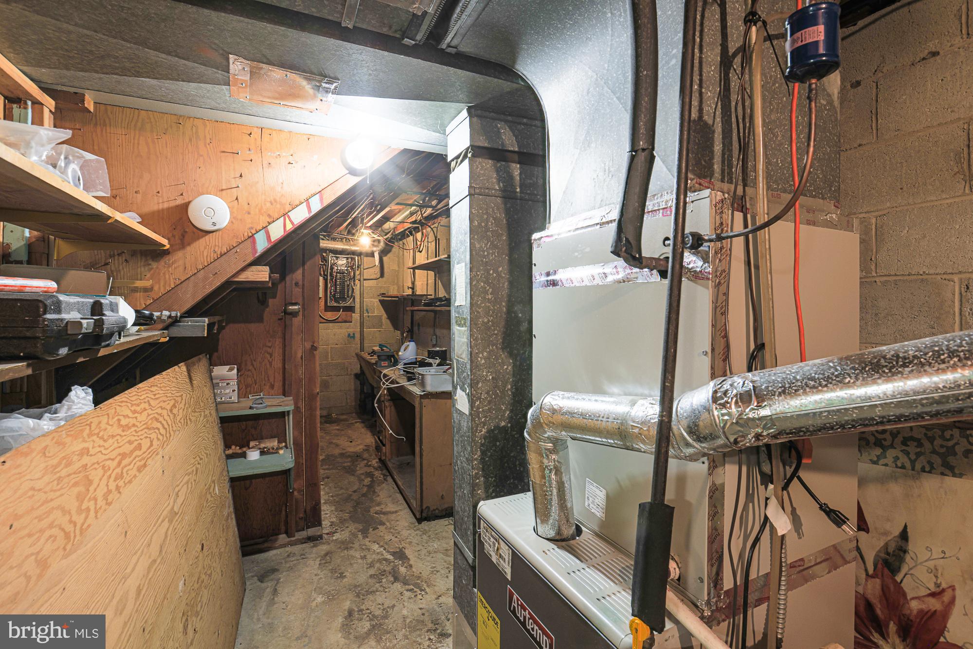 TEN HILLS - Residential