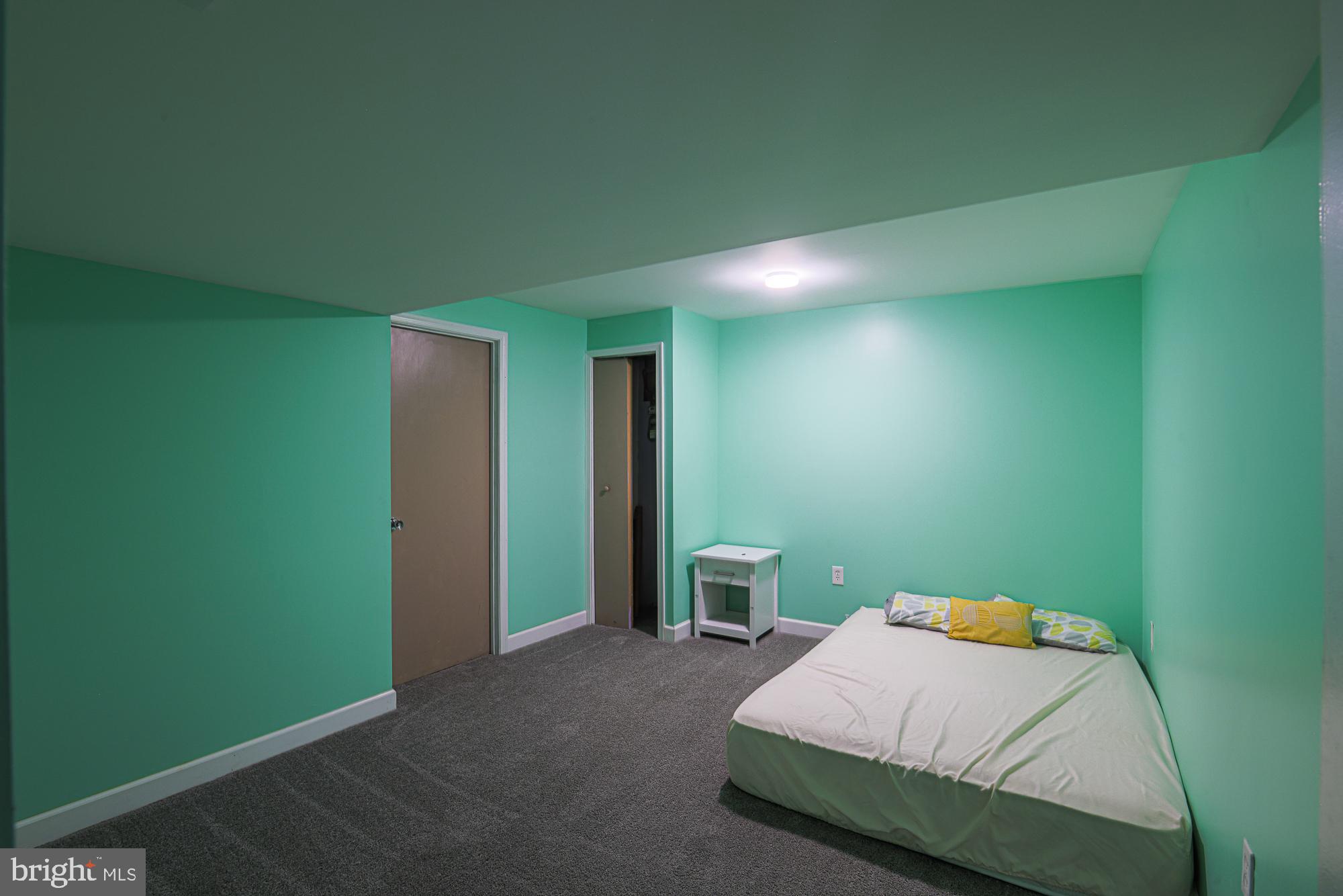 TEN HILLS - Residential