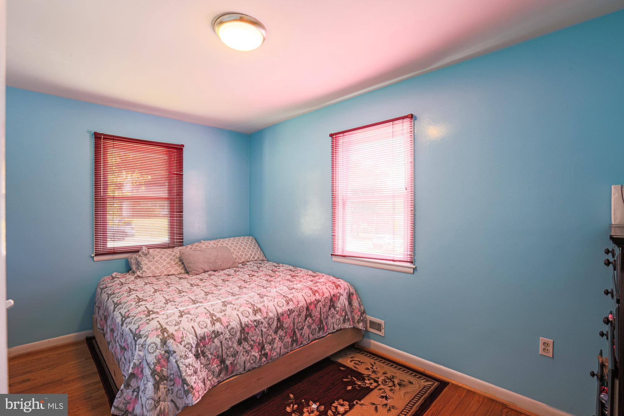 TEN HILLS - Residential