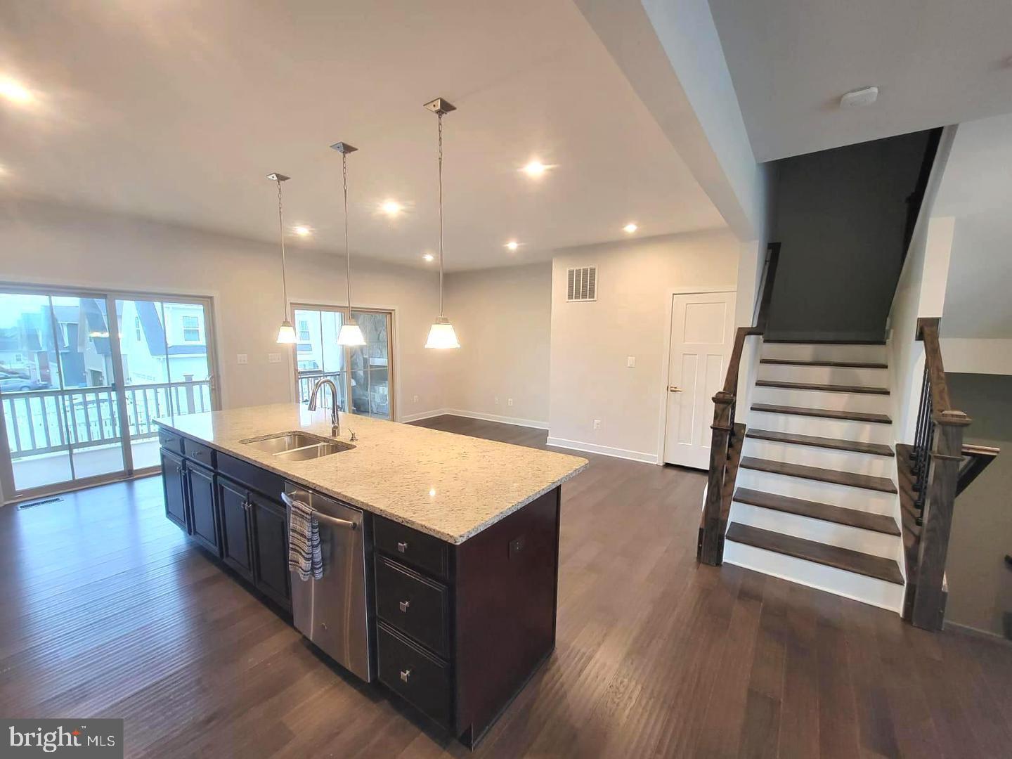 POTOMAC SHORES - Residential